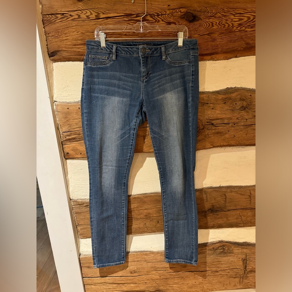 Maurice’s light wash Skinny Jeans